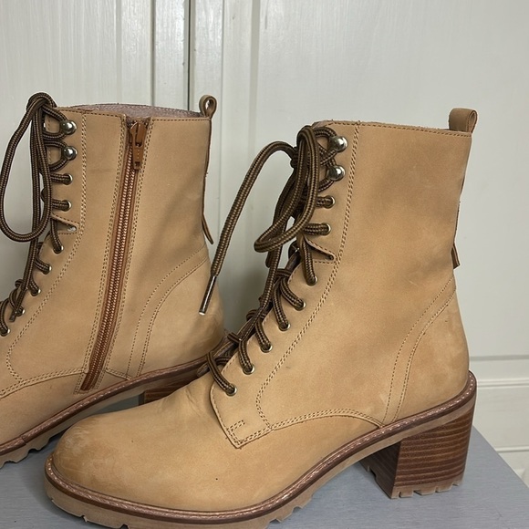 Seychelles Women's Irresistible Combat Boot Tan Size 8.5 Lace Up Stacked Heel - Picture 4 of 9